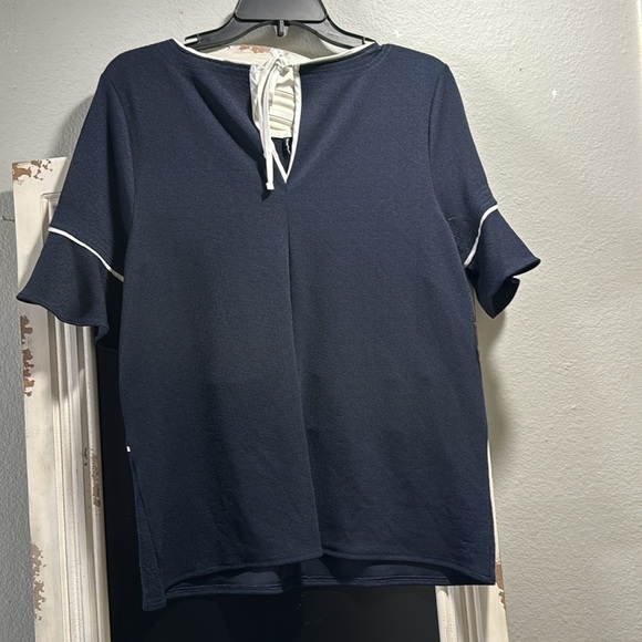 Banana Republic Flutter sleeve navy blouse - Picture 2 of 2
